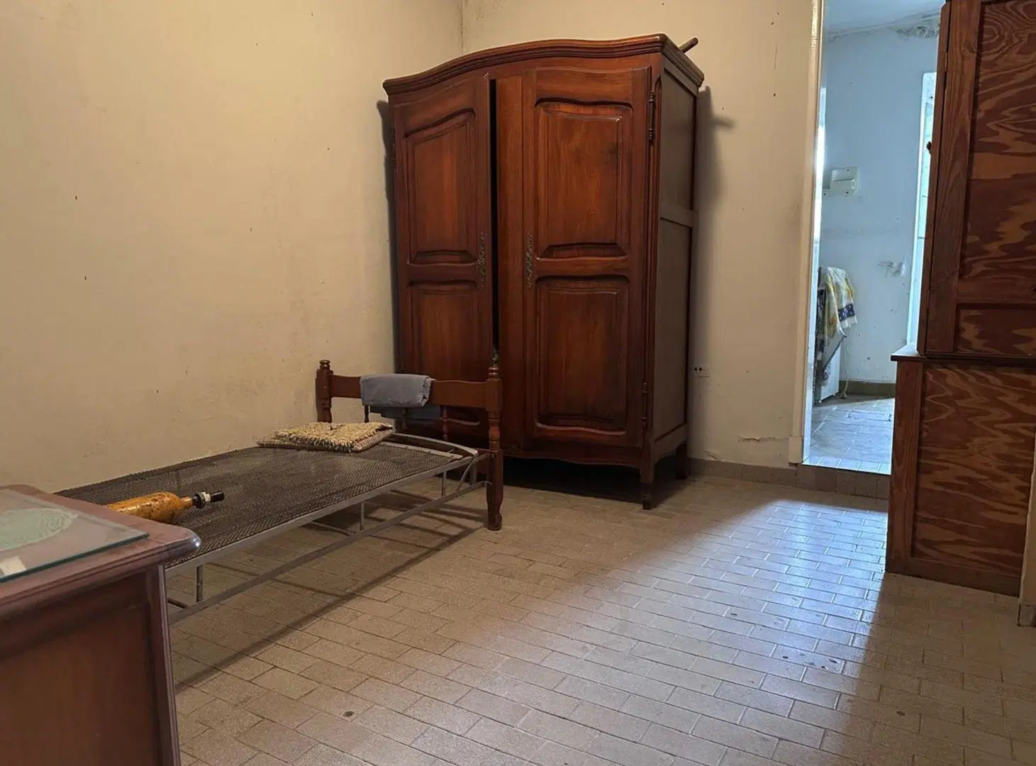 Venta casa en Pilar , a una cuadra de la estación 4