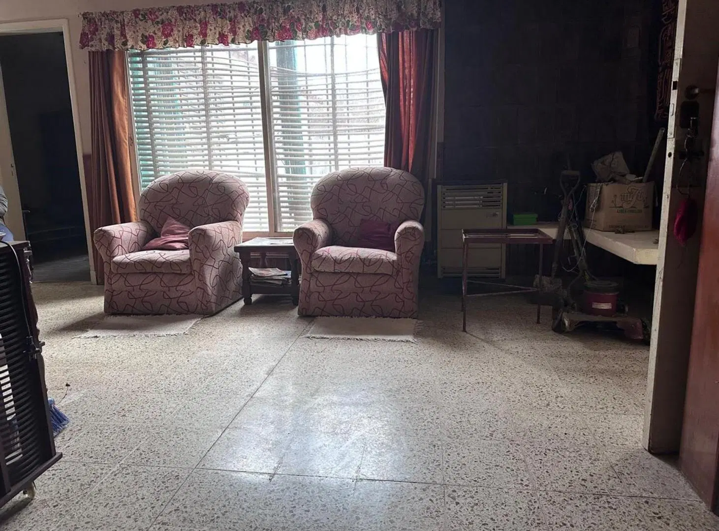 Venta casa en Pilar , a una cuadra de la estación 8