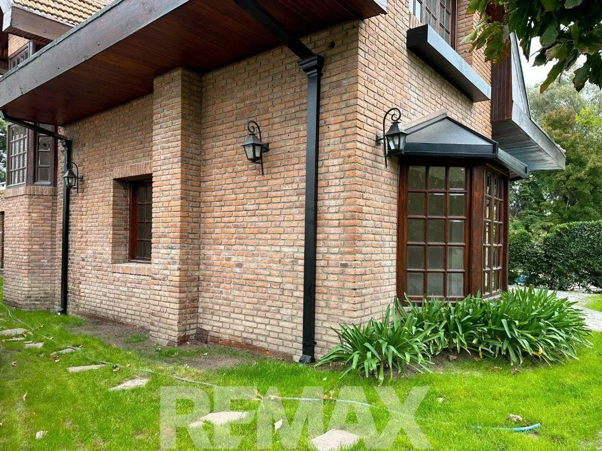 CASA EN VENTA RECICLADA A NUEVO, LOS LAGARTOS CC. 3