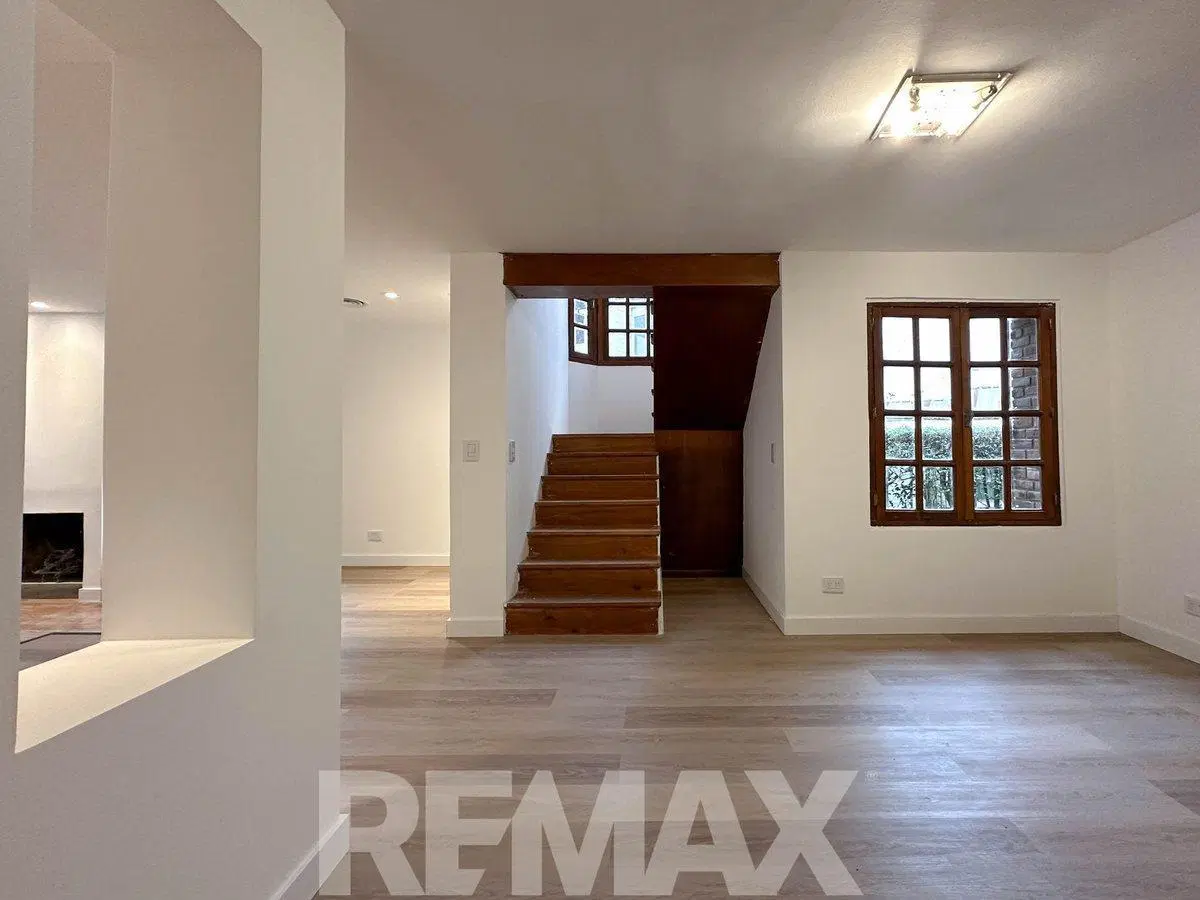 CASA EN VENTA RECICLADA A NUEVO, LOS LAGARTOS CC. 8