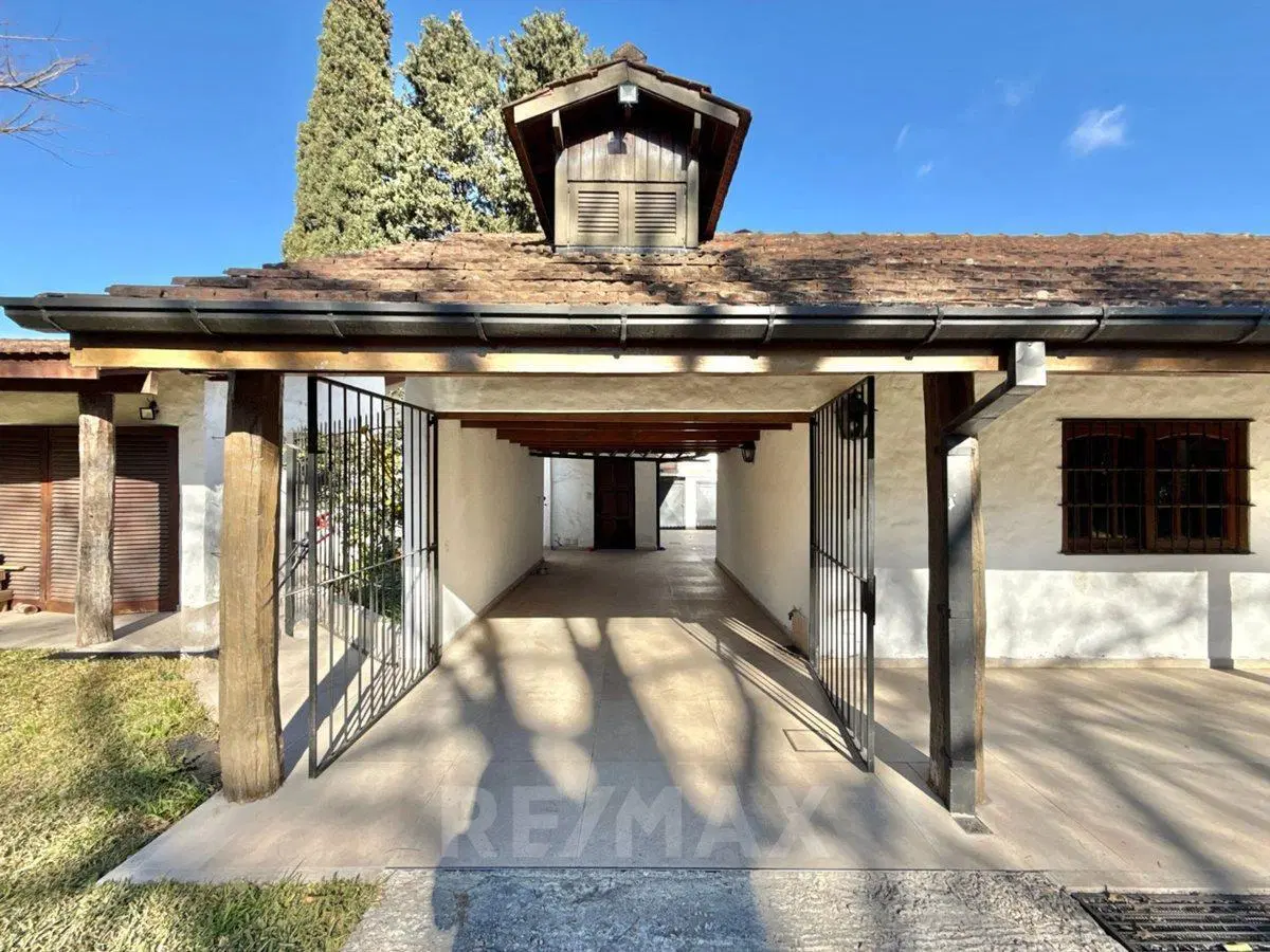 Venta casa 4 dorm quincho pileta del Viso Pilar 2