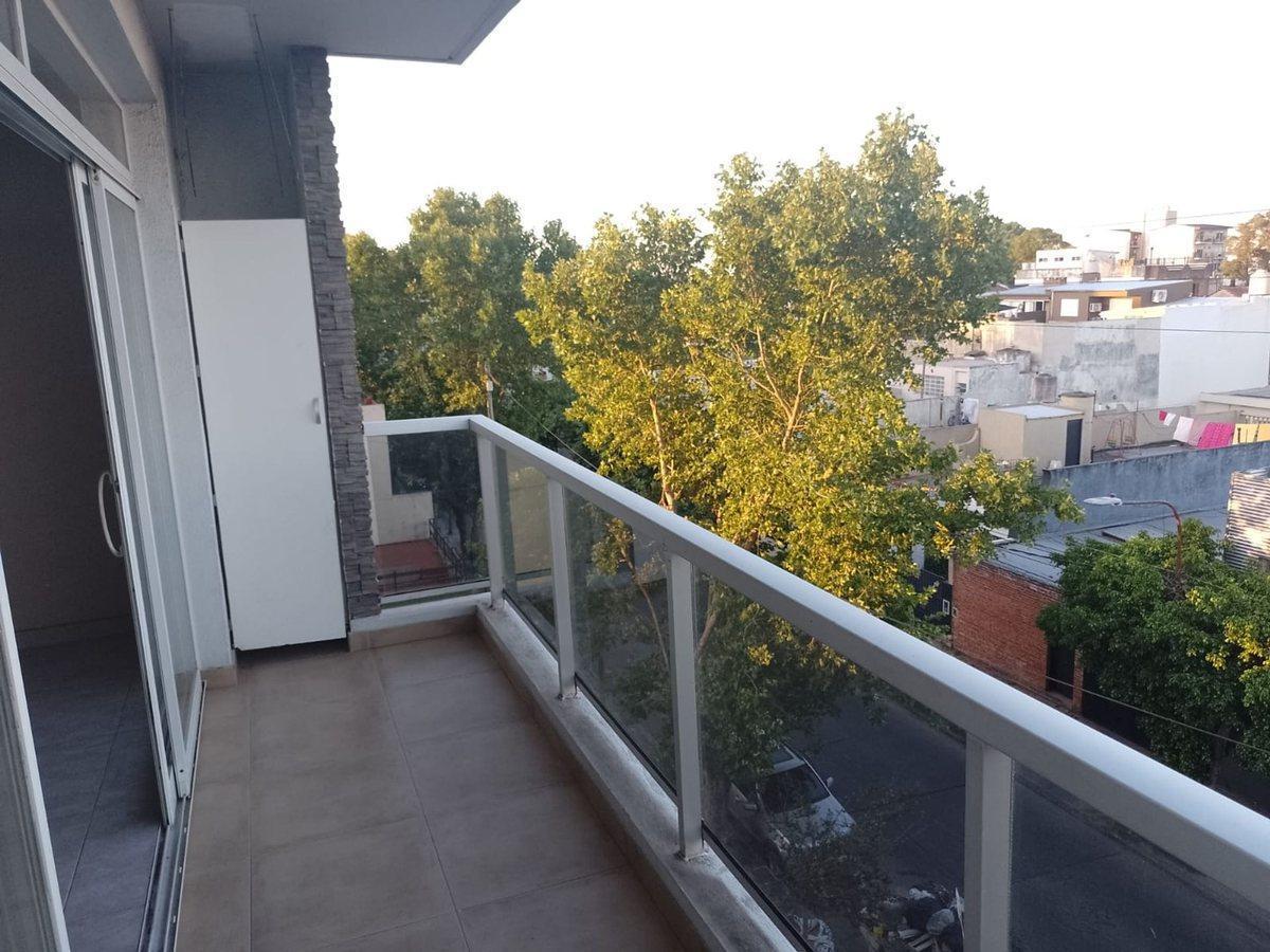 Foto de VENTA DEPARTAMENTO 2 AMB CON COCHERA, STOS LUGARES, imagen 4
