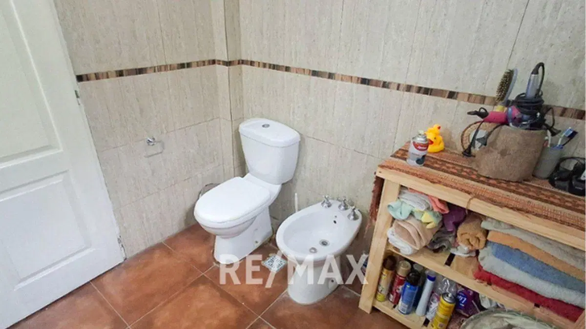 CASA EN VENTA EN PILAR 3 AMBIENTES CON RENTA 485M2 4