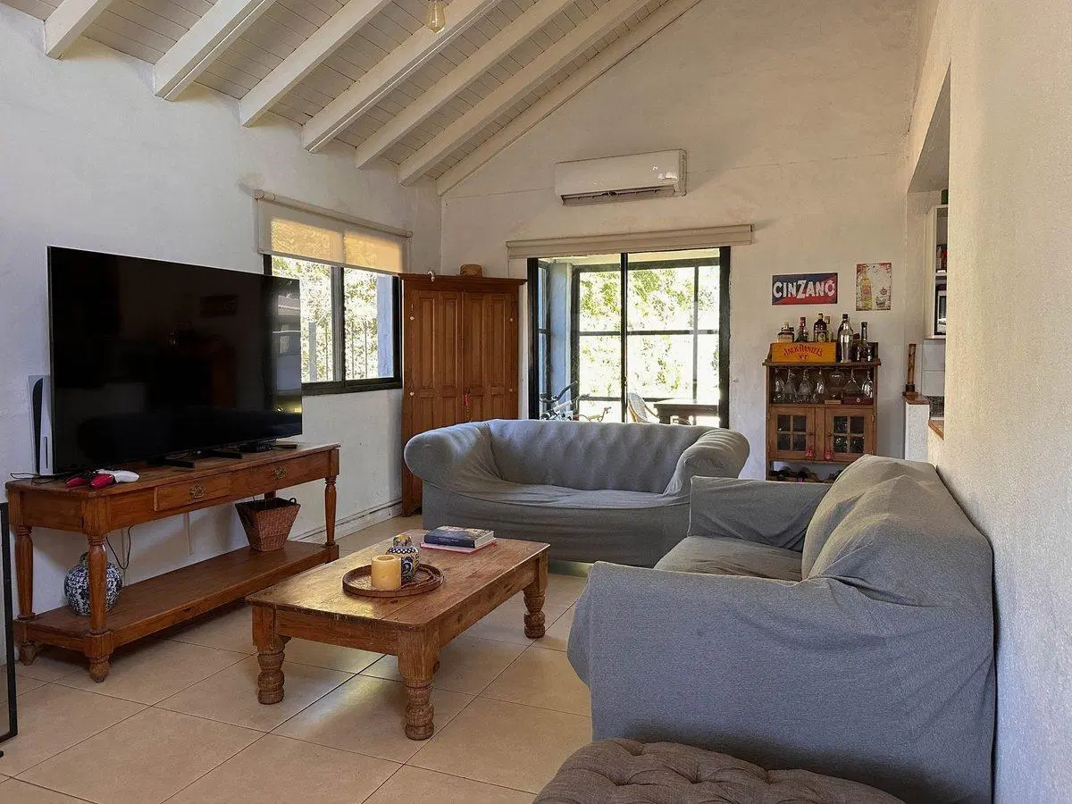 CASA EN VENTA CON QUINCHO Y  PILETA, LOS LAGARTOS 3