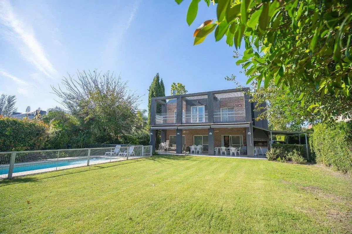 Venta Casa 4 amb c/ Pileta Barrio Los Sauces Pilar 2
