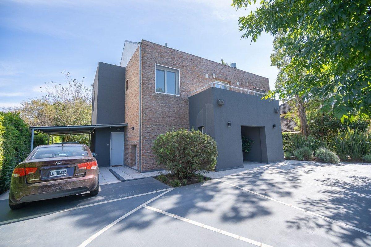 Foto de Venta Casa 4 amb c/ Pileta Barrio Los Sauces Pilar, imagen 3