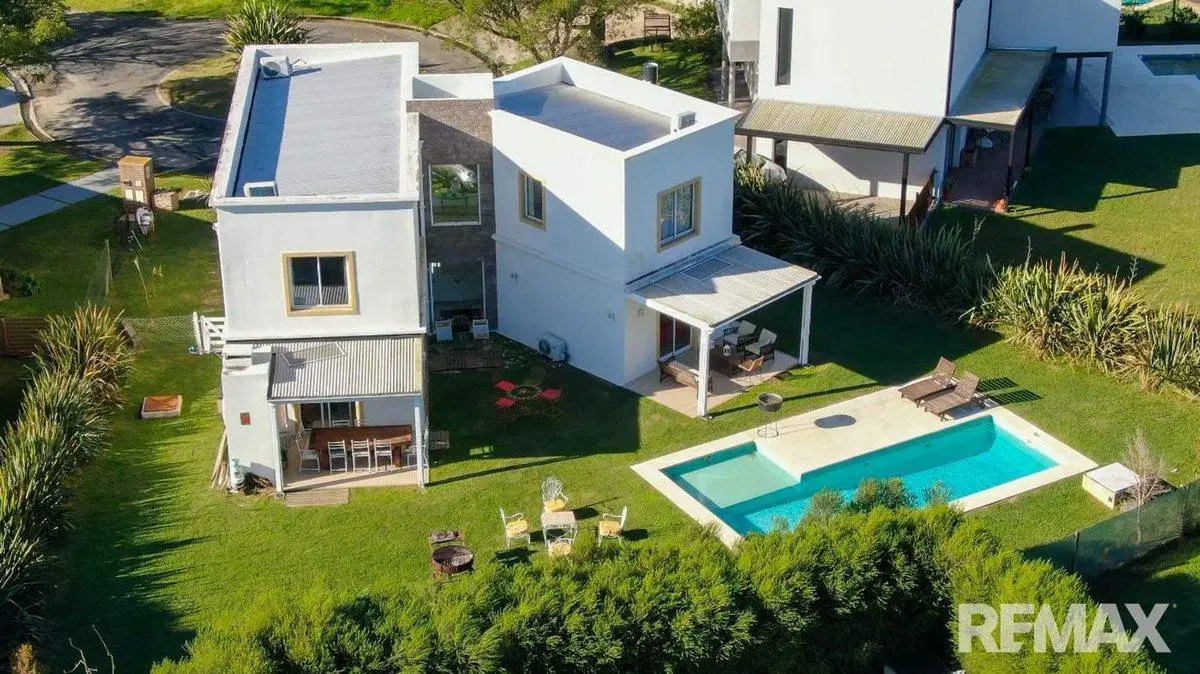 VENTA CASA 5 AMB EL CANTON PUERTO AMOBLADA PILETA 4
