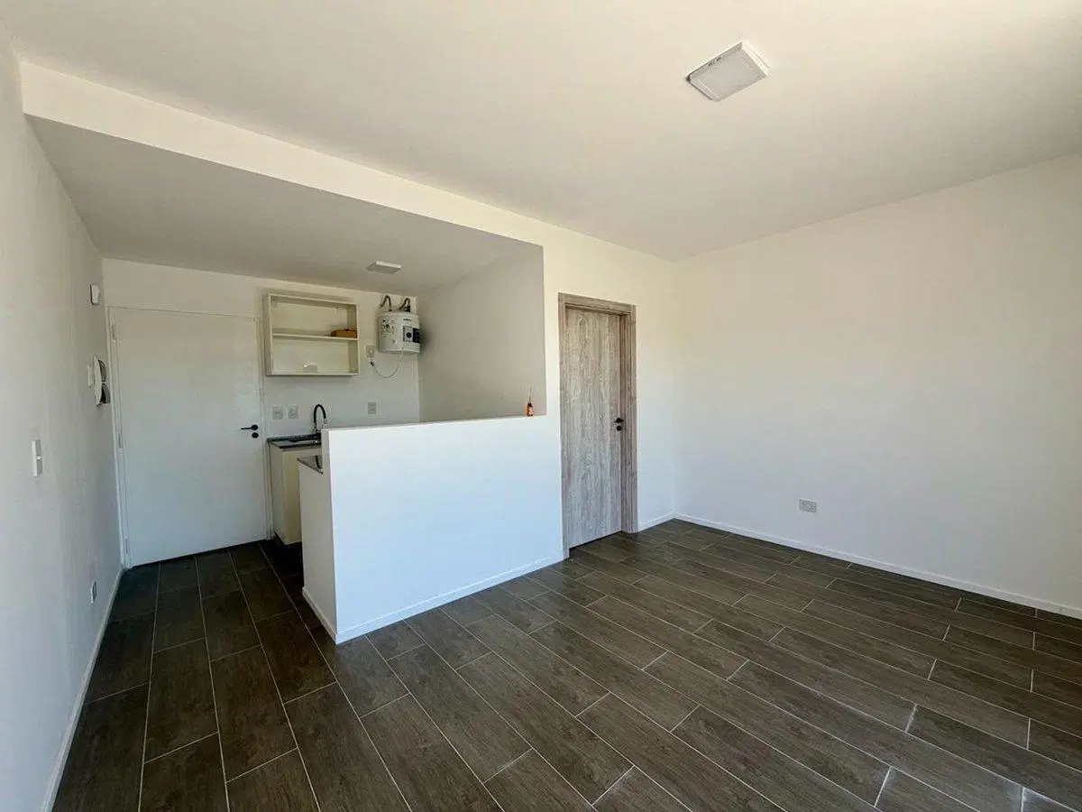 ALQUILER MONOAMBIENTE CON BALCÓN VILLA LURO 2