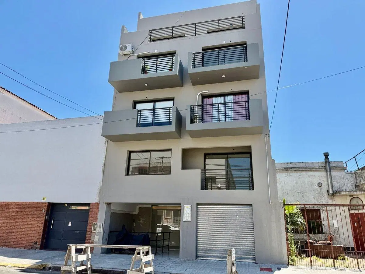 ALQUILER MONOAMBIENTE CON BALCÓN VILLA LURO 4