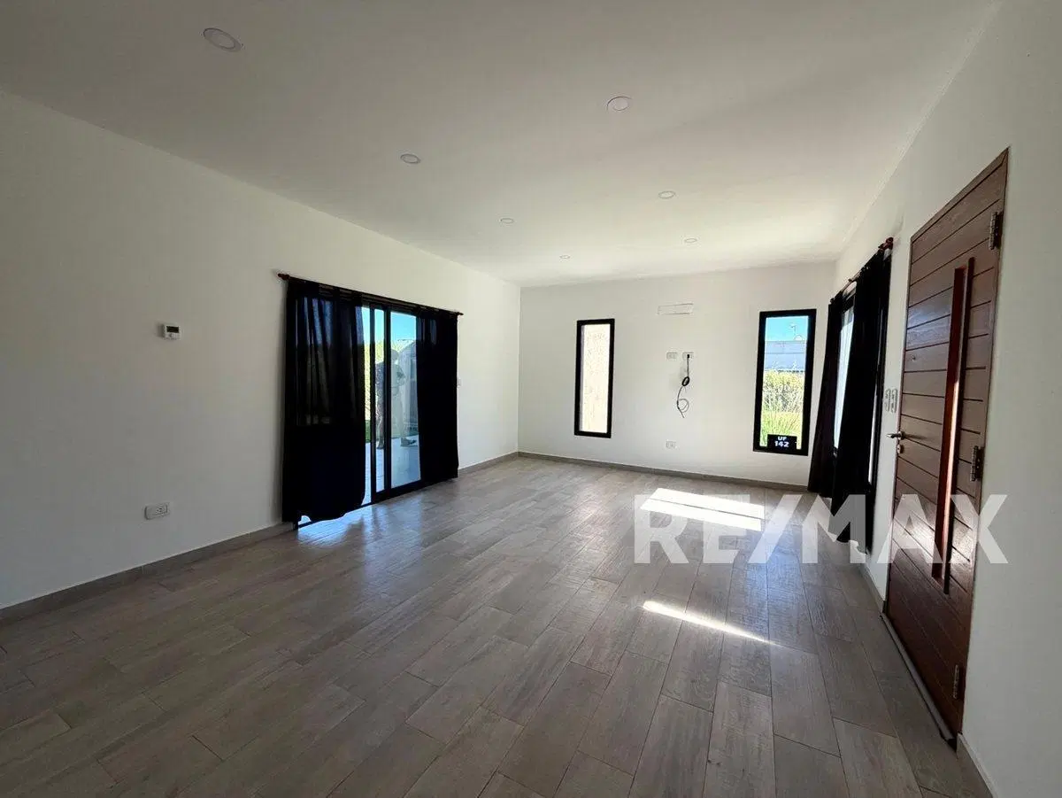 VENTA CASA 4 AMB. UN PLANTA C/PILETA B. SAN RAMON 2