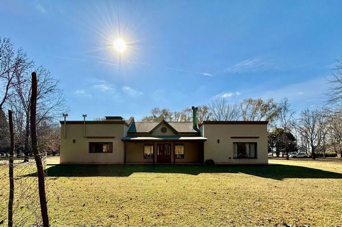 Venta Casa 322 m2. Terreno 1 ,1 ha. Ch. La Alameda 4