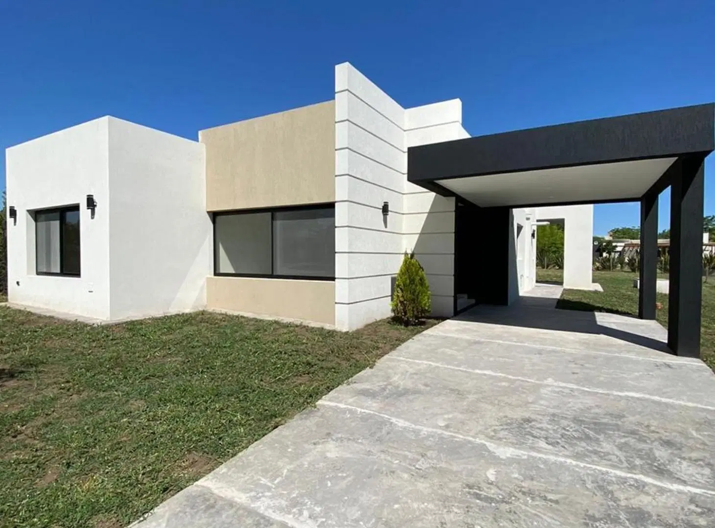 VENTA CASA PERMUTA  LOTE CENTRAL ALTOS DE MANZANAR 5