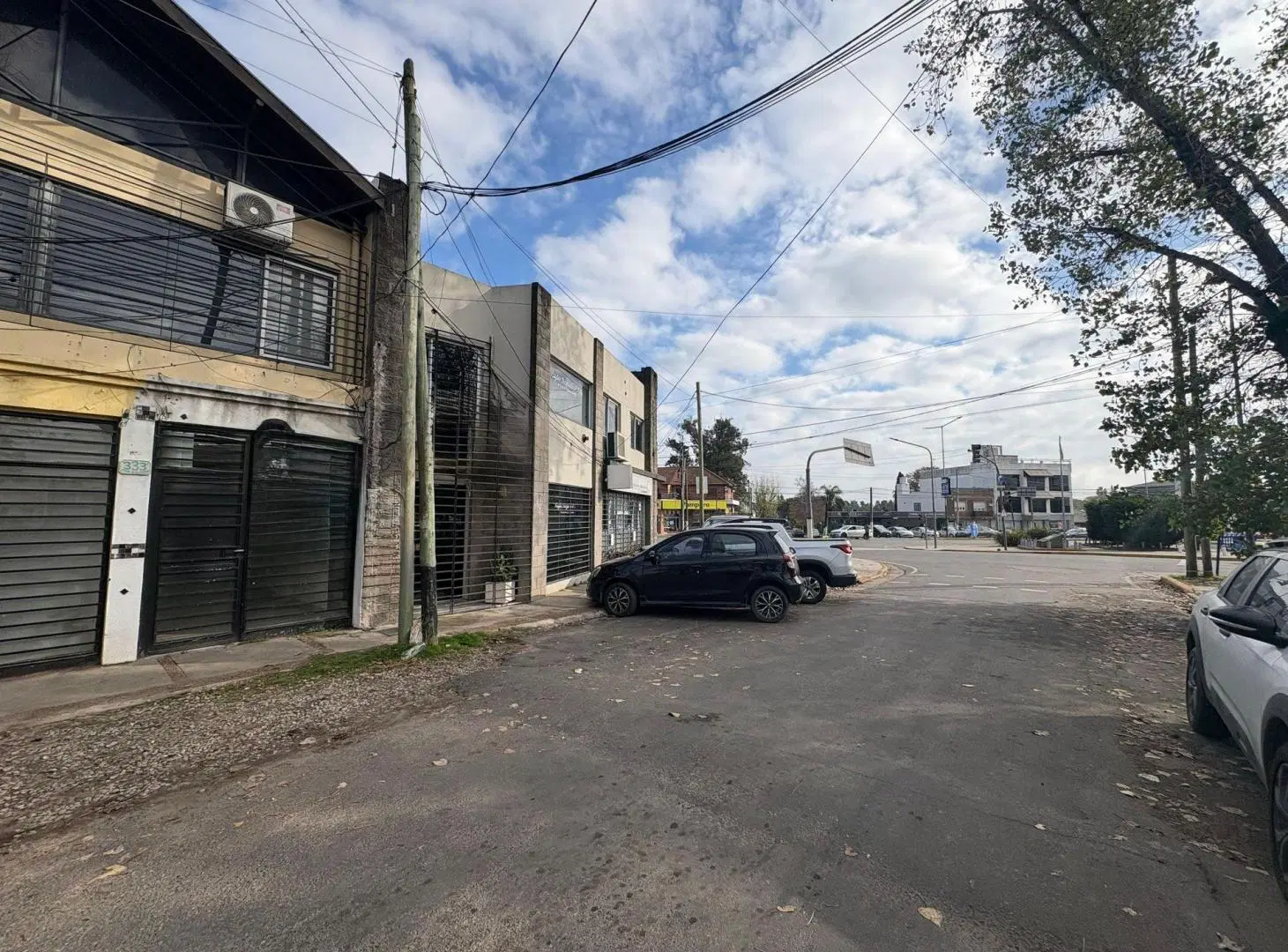 ALQUILER LOCAL COMERCIAL PILAR EXCELENTE UBICACION 2