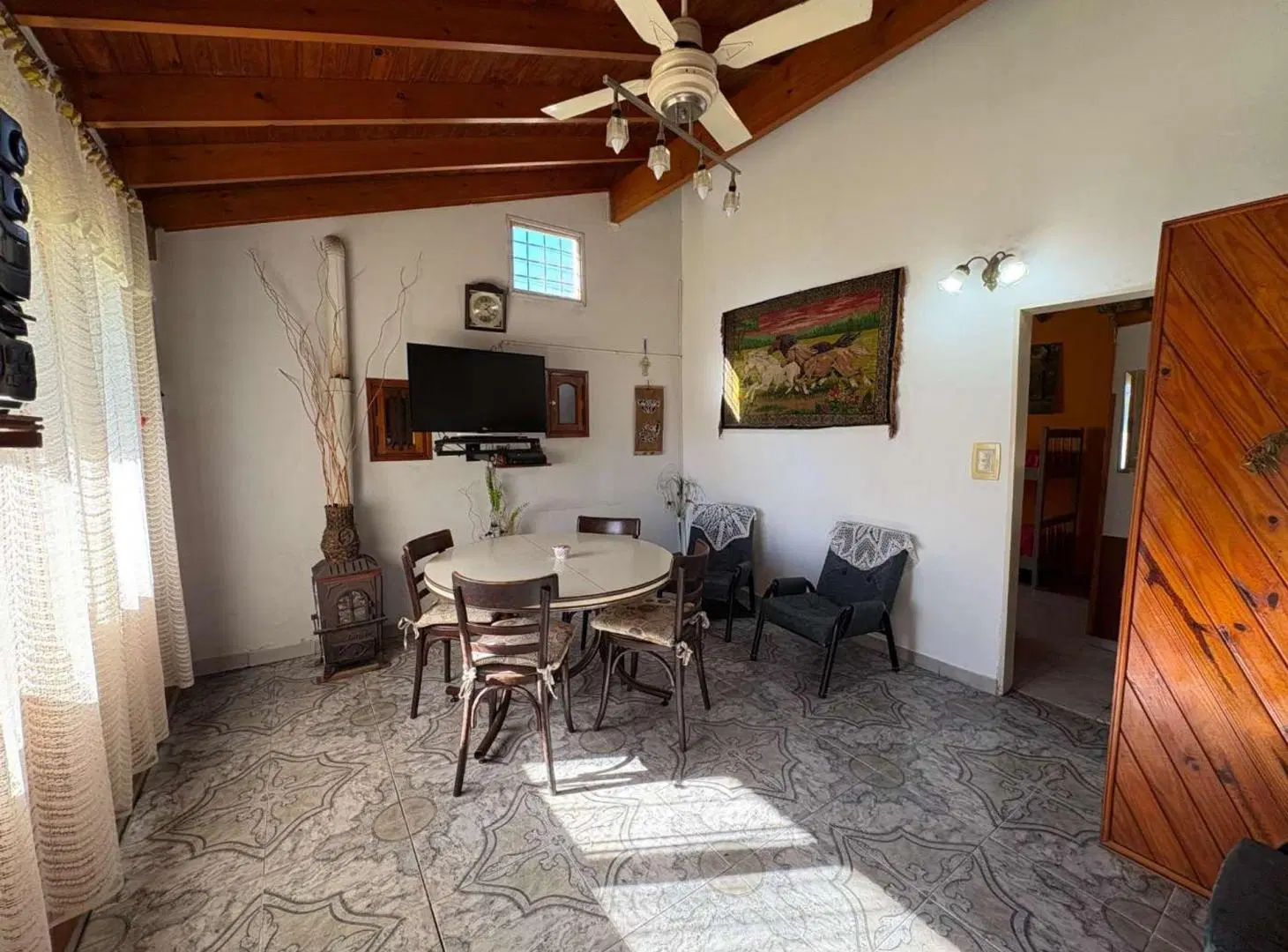 VENTA CASA PARQUE Y PILETA PARQUE EXALTACIÓN. 4