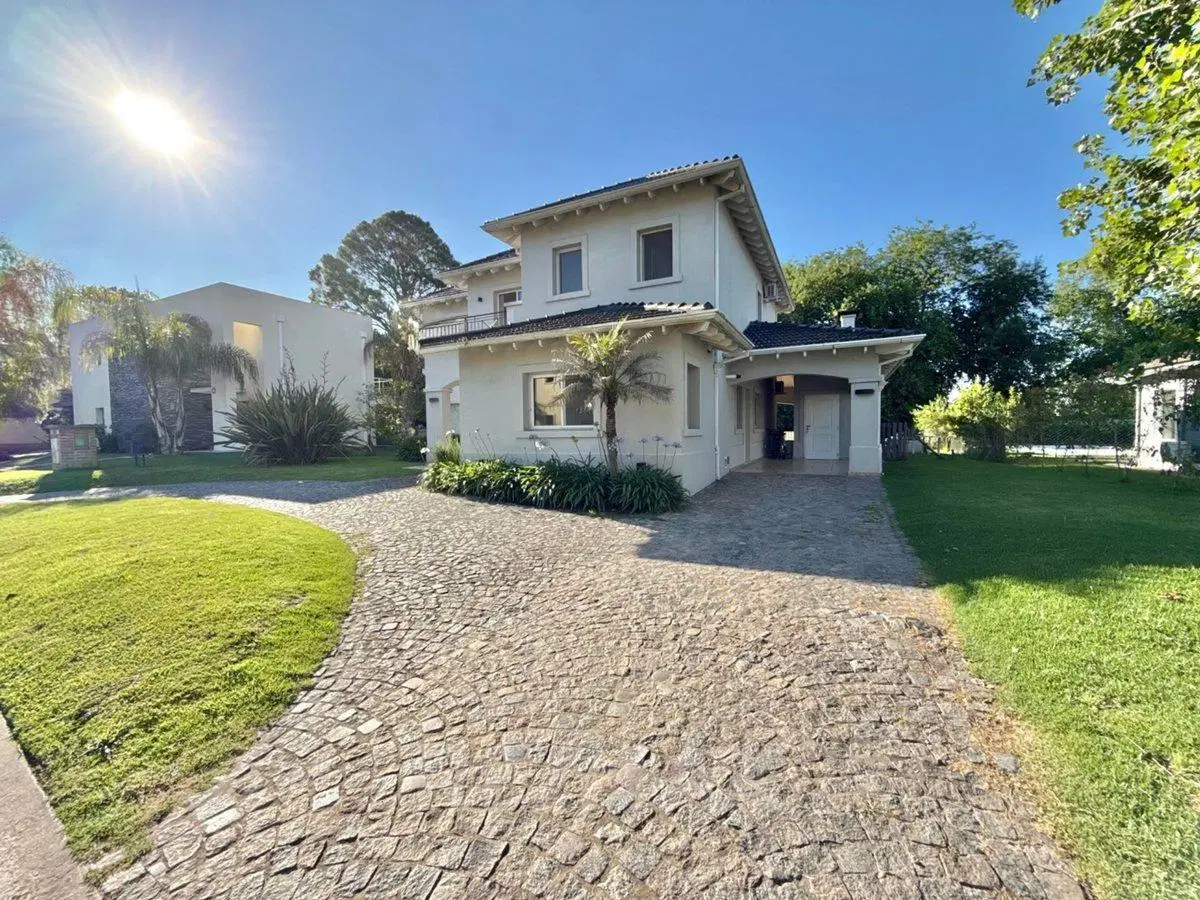 VENTA CASA EL AROMO ESCOBAR C/PILETA Y ESCRITURA 4