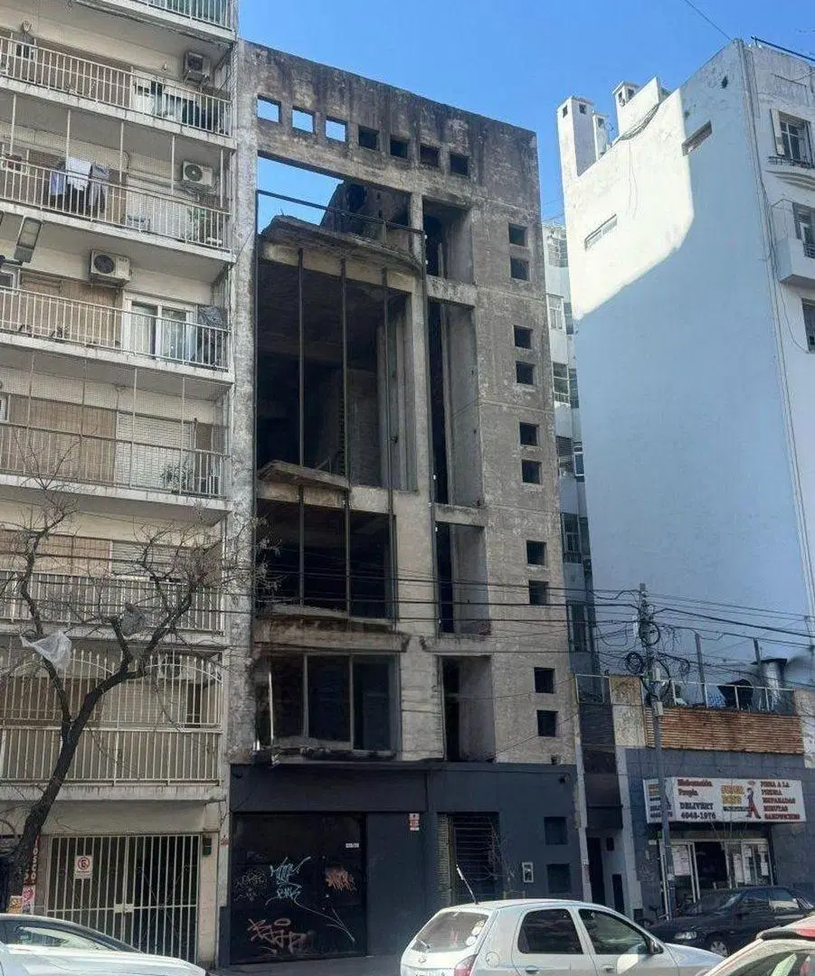 Venta Lote de 311m2 Balvanera Av. Jujuy 4