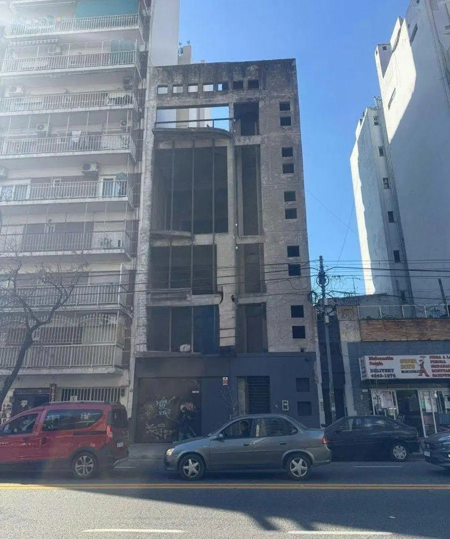 Venta Lote de 311m2 Balvanera Av. Jujuy 5