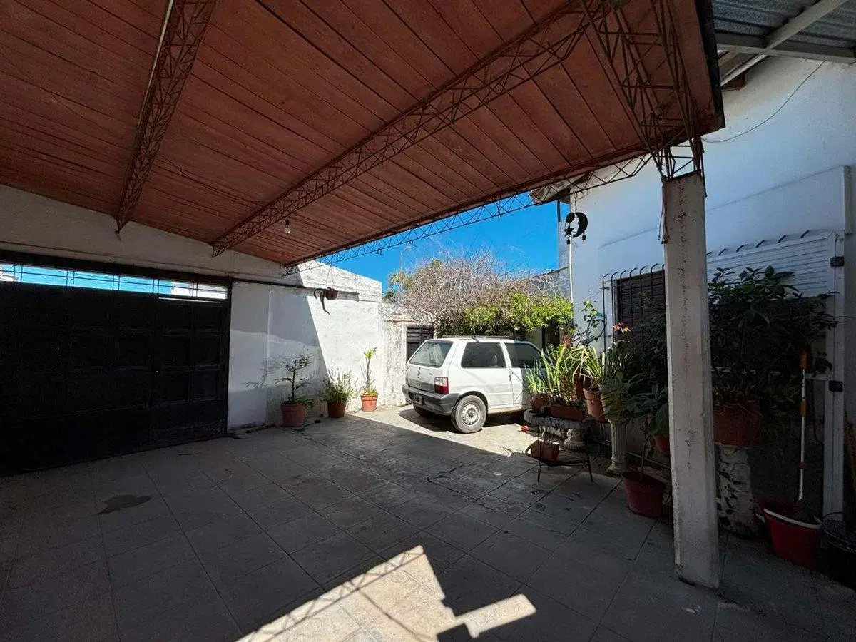VENTA CASA GRAL RODRIGUEZ CASCO CHICO PERMUTA 5