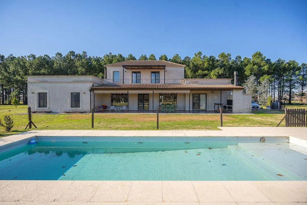 Venta casa 5 amb 1 HA La Macarena pileta crédito 5