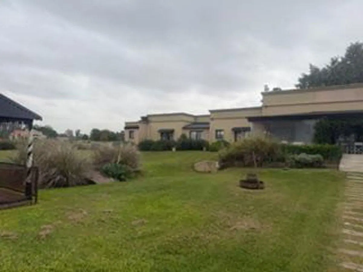 Fastuosa casa en venta sobre terreno 8640 m2 5