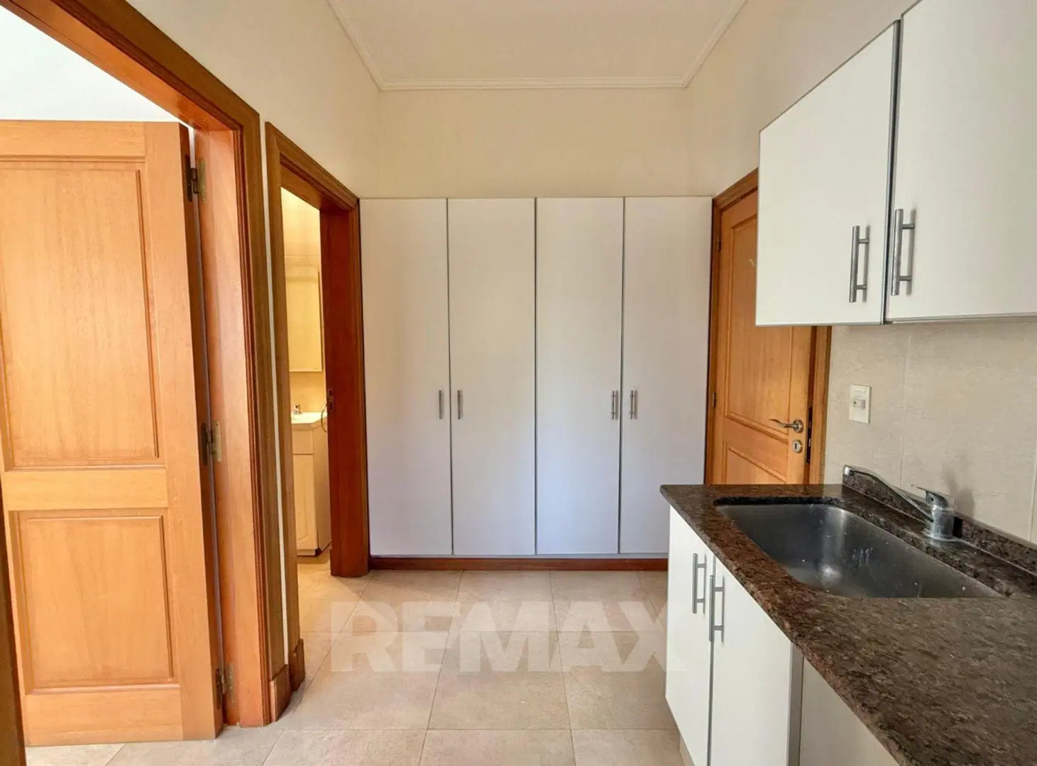 VENTA CASA MAPUCHE CENTRAL CON PILETA UN LOTE 360M 4