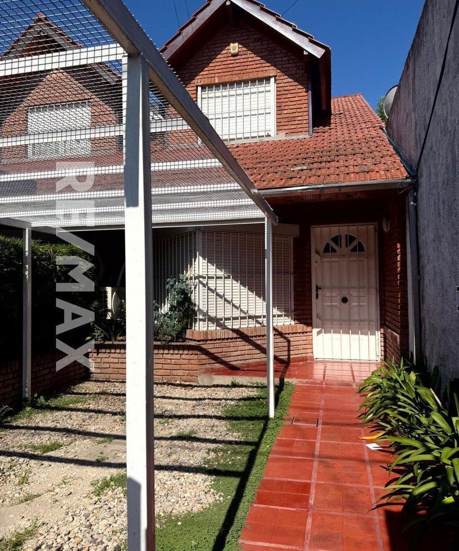 VENTA DUPLEX / 3 AMB. JARDIN COCHERA PILAR CENTRO