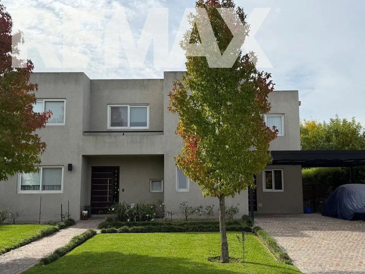 Venta casa 6 Amb con Pileta en Ayres plaza Pilar 2