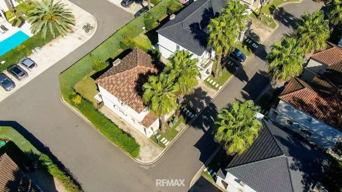 Venta dúplex 3 amb. jardín,parrilla,cochera y seg. 4
