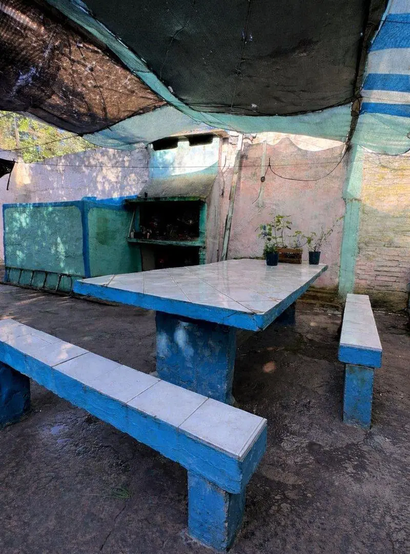 VENTA CASA C/ 4 DORMITORIOS Y PARQUE - A REFACCIÓN 4