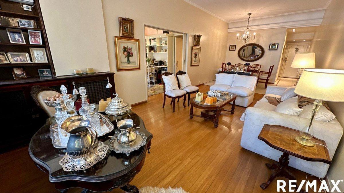 Venta departamento 4 ambientes en Barrio Norte.