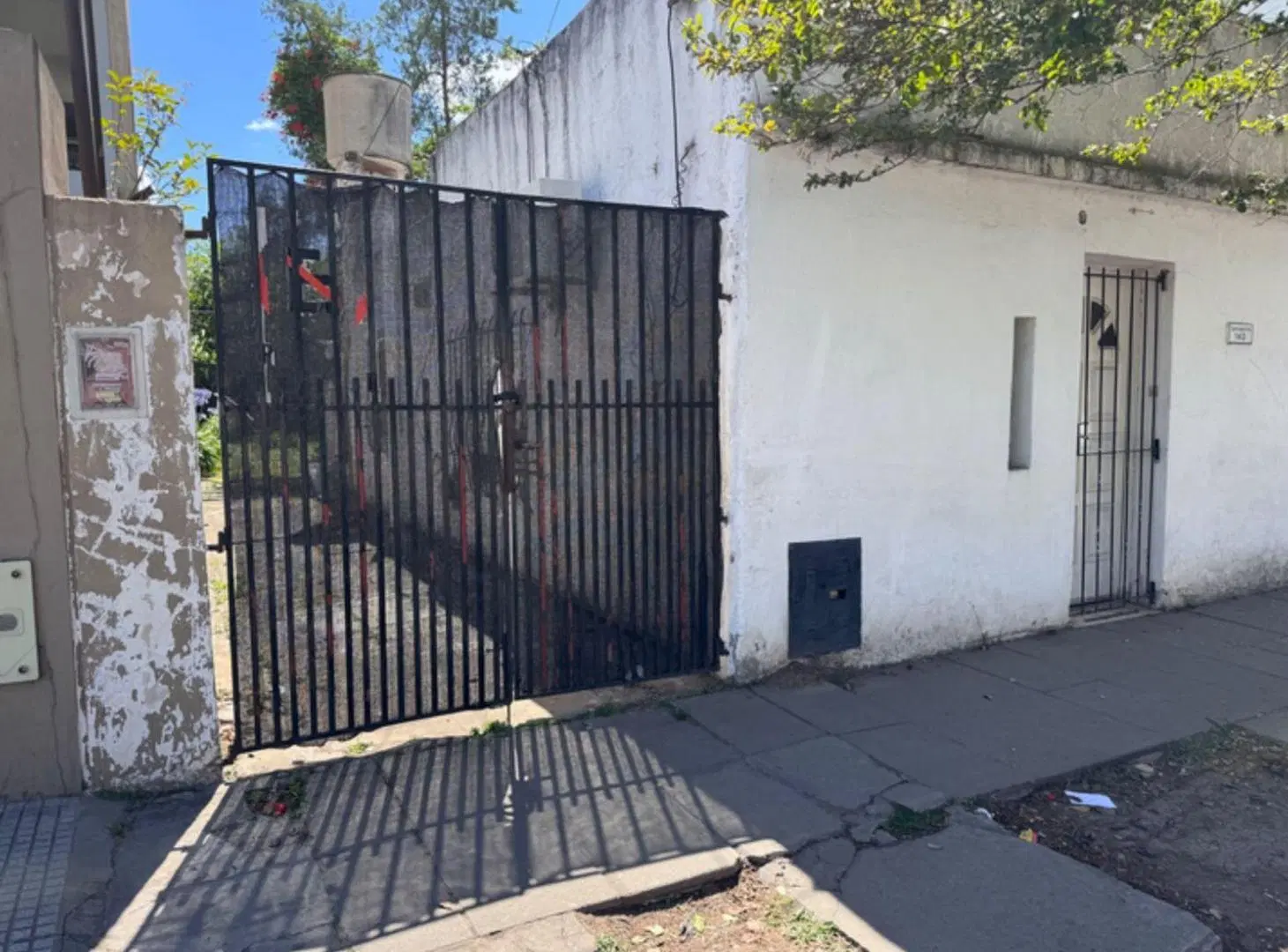 VENTA CASA A RECICLAR  OPORTUNIDAD PILAR  CTRO. 4