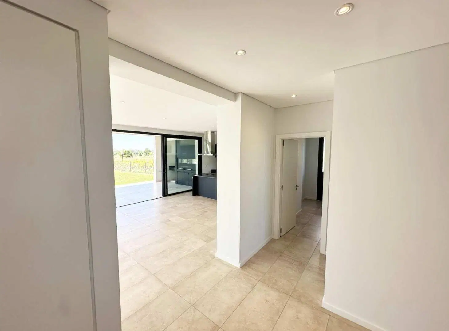 Venta Casa a Estrenar en Pilar Golf c/Financiación 5
