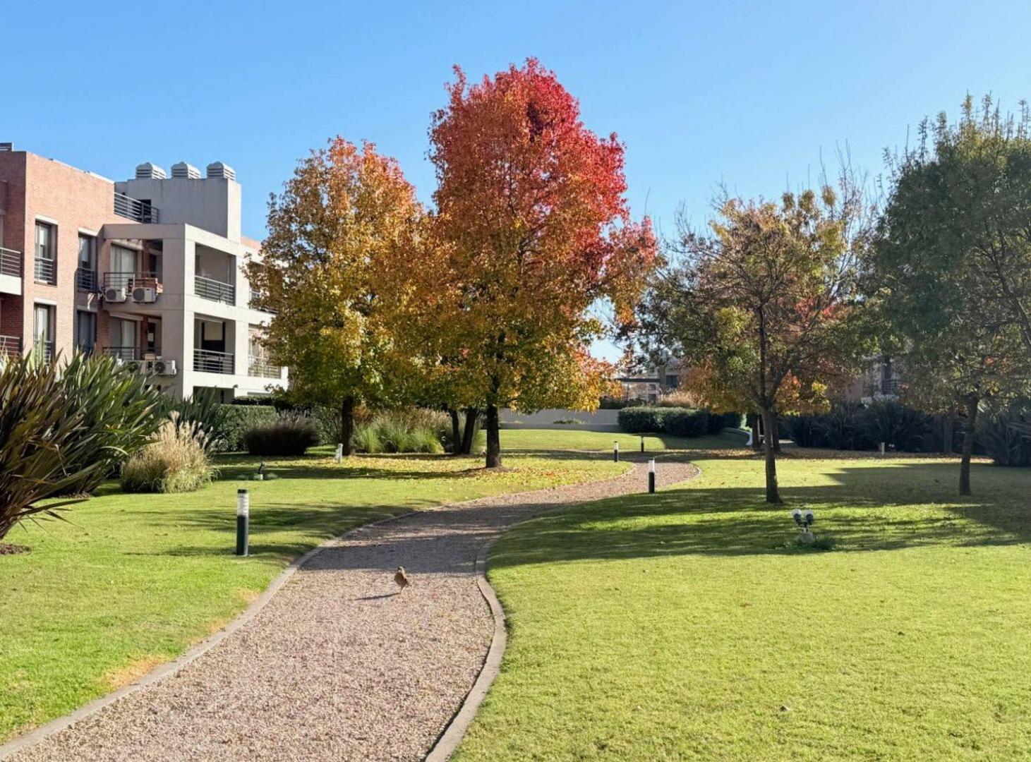 Venta Dpto 3 Amb c/Terraza y Cochera en Pilar