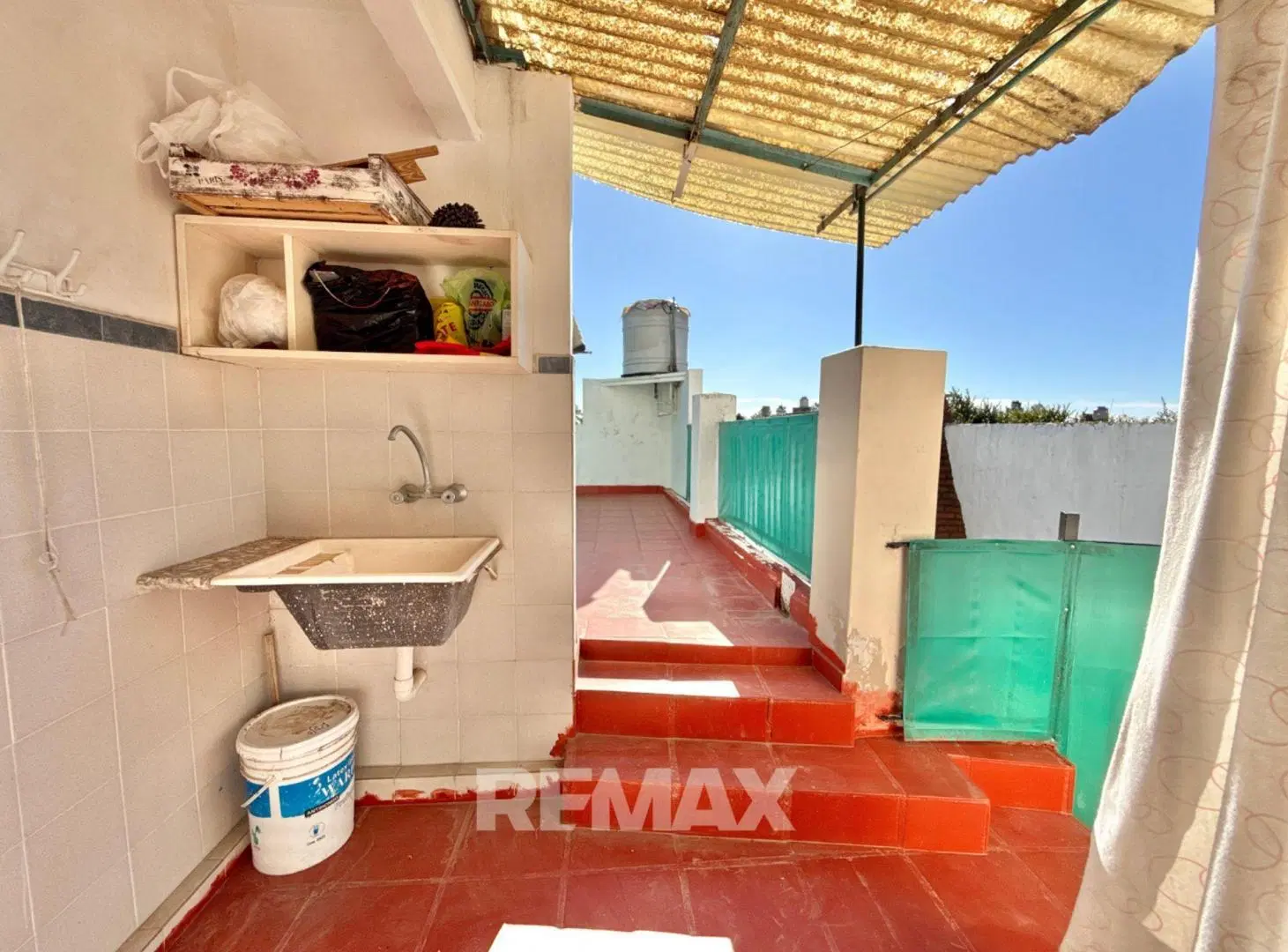Venta Dpto 3 amb Primer Piso con Terraza Zarate 2