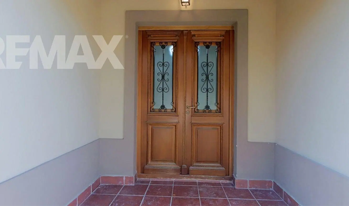 Venta casa 4 amb. c/pileta lote 1500 m² 8