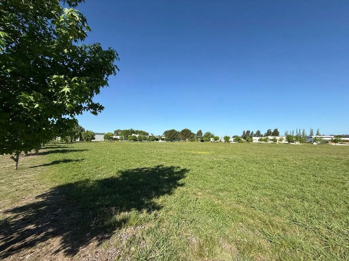 LOTE TERRENO  4256 m2 EN VENTA LUJAN  B. EVERLINKS 2