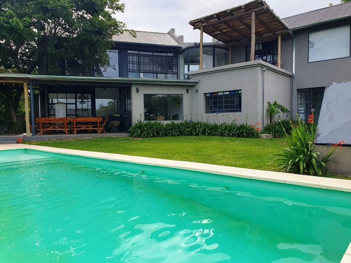VENTA CASA 5 AMB. B° LOS JAZMINES PILAR DEL ESTE 3