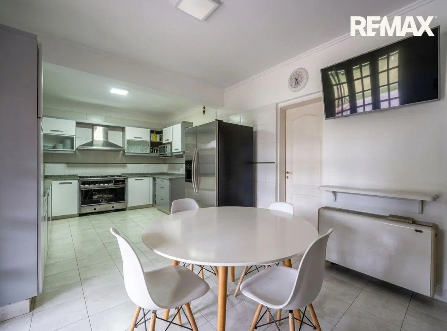 VENTA CASA GALÁPAGOS CENTRAL 3 DORM, ESCRITORIO 8