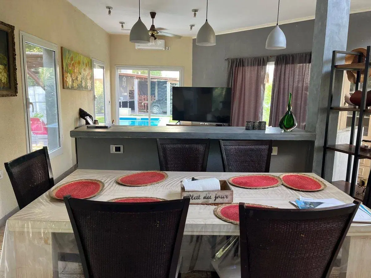 CASA EN VENTA 4 AMB C/ PILETA- LA CAÑADA LOS ARCES 3