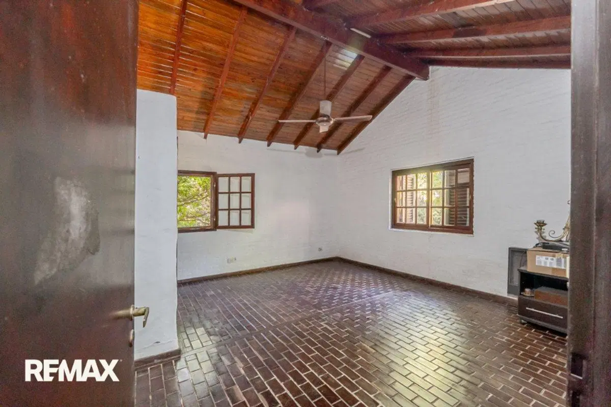 VENTA CASA  PILAR 4 LOTES APTO DESARROLLO-PERMUTA 4