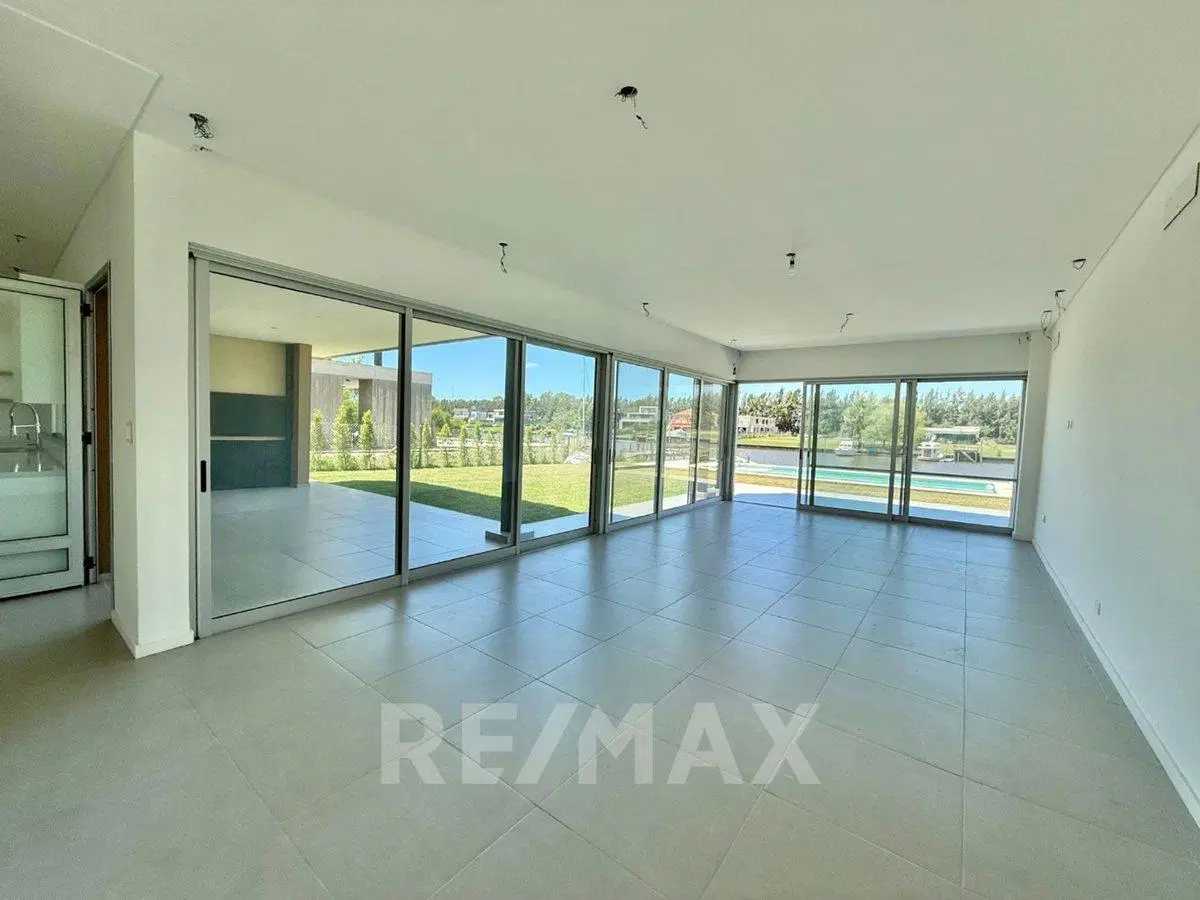 Casa venta B°nautico San Juan al rio Lujan-Tigre 5