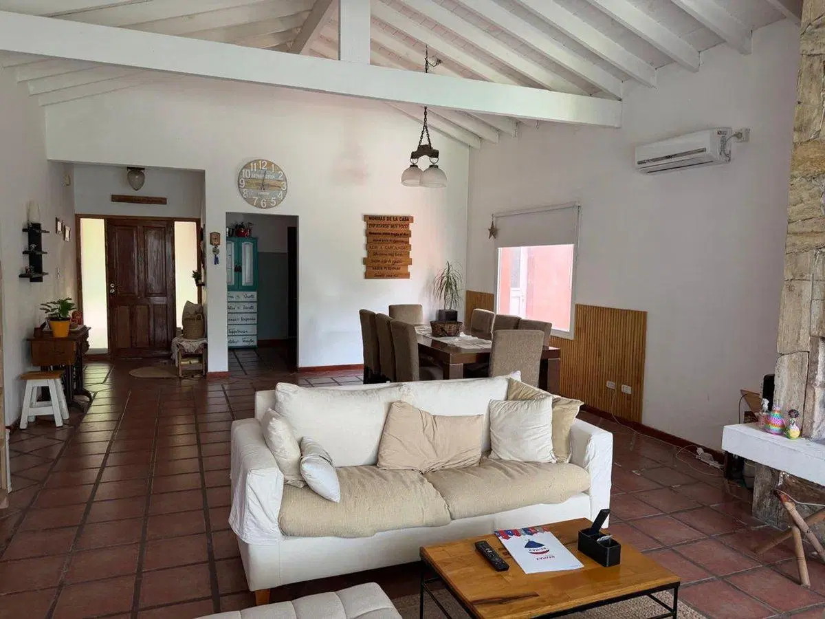 VENTA CASA 4 AMB  C/PILETA- BARRIO SAUSALITO PILAR 5