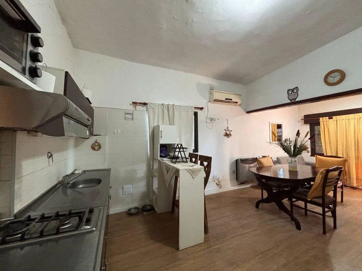 Venta casa de 3 AMB con gran parque en Pilar 2