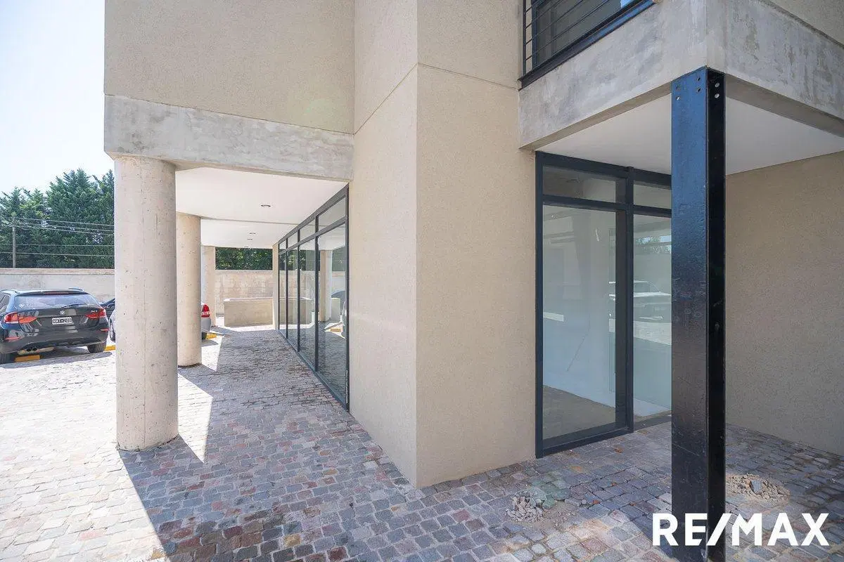 Venta Local comercial Pilar km46 Agora1 PB Terraza 5