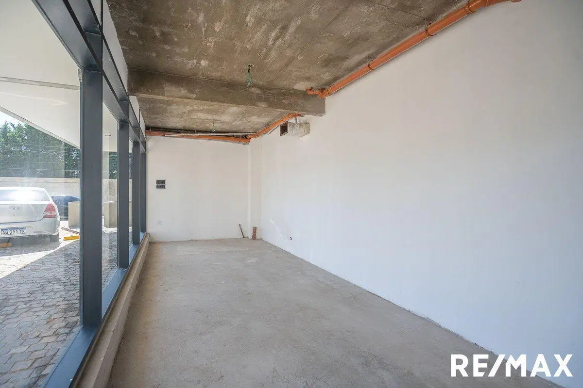 Venta Local comercial Pilar km46 Agora1 PB Terraza 4