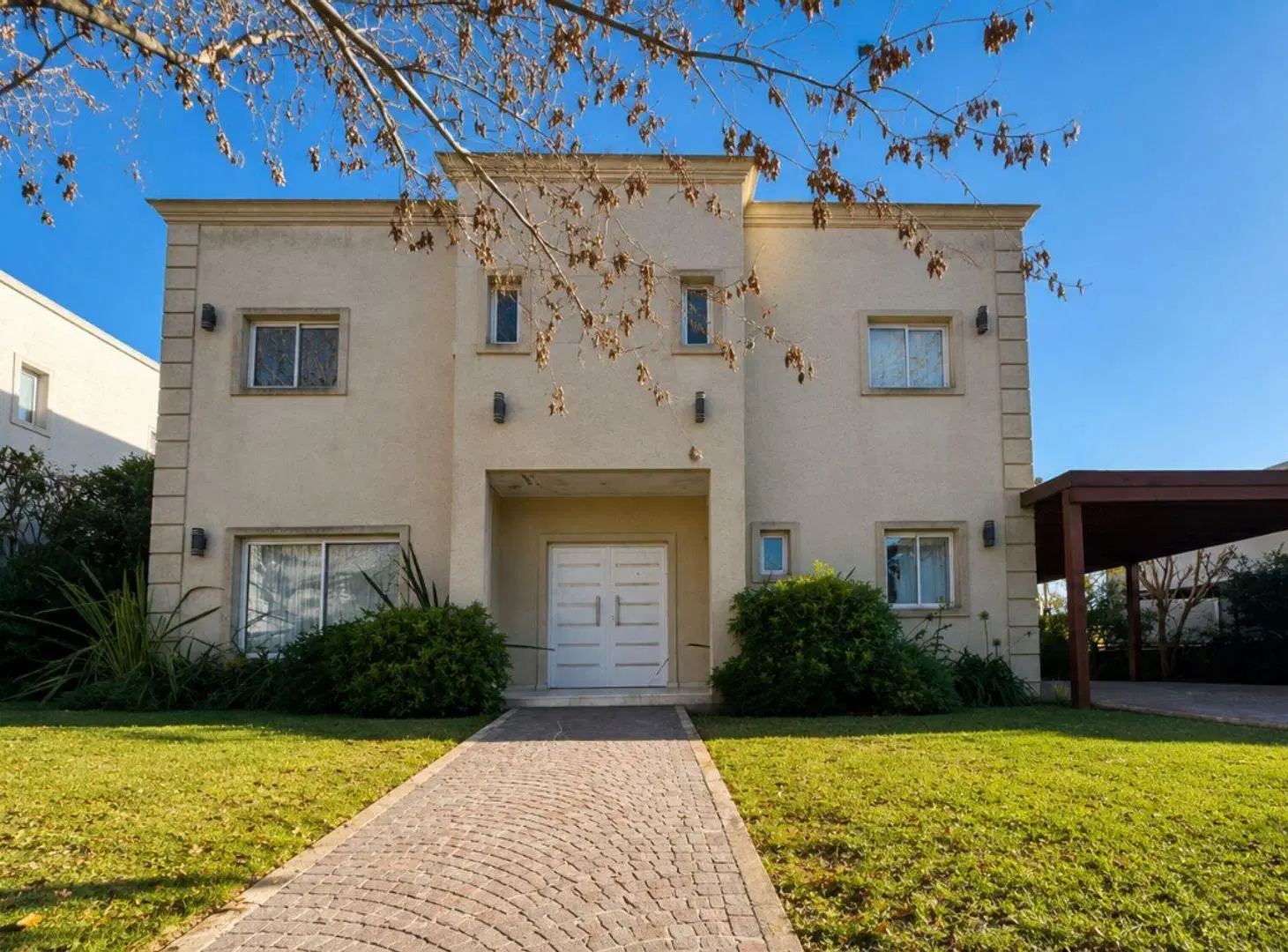 Casa en Venta |en Santa Guadalupe – Pilar del Este 2