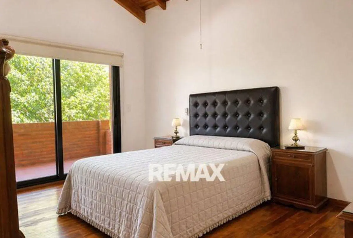 CASA VENTA 4 DORM, OFICINA DEPEND LA DELFINA PILAR 5