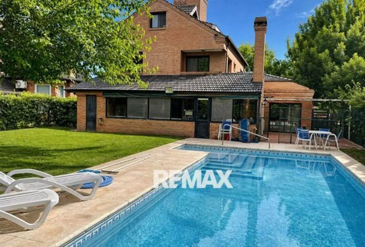 CASA VENTA 4 DORM, OFICINA DEPEND LA DELFINA PILAR 3