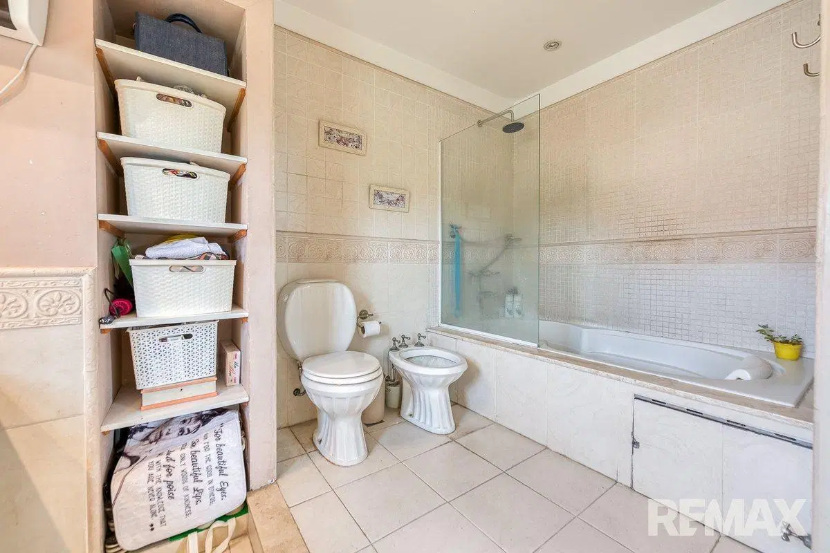 Venta Casa 5 ambientes pileta jardin y parrilla 5