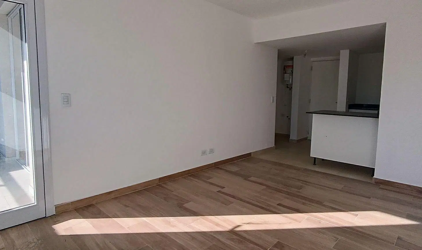 Venta Departamento a Estrenar con Piscina Moreno 8